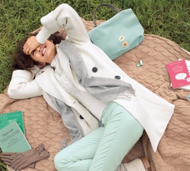 ファッション誌も大注目の スモーキーパステル はこう着こなす Cancam Jp キャンキャン