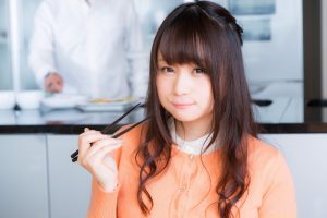 女子のモテ仕草ランキング1位が意外 このテクで男子をときめかせる