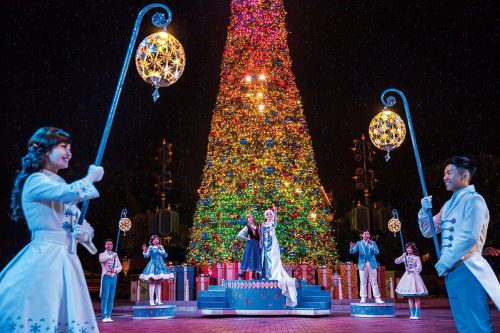 Frozen-Christmas-Tree-Lighting-Ceremony(2)-(1)