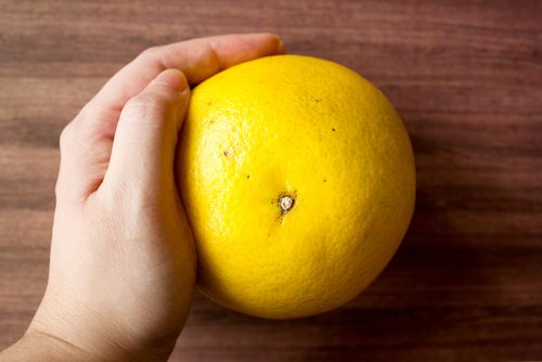 紫外線対策の新常識 朝食の柑橘系フルーツに危険信号