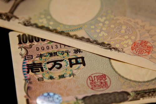 全国平均は12 965円 最も 下着の購入 にお金を使う 使わない都道府県ランキング