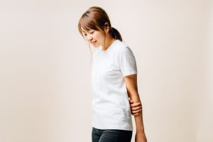 ユニクロ Gu 無印良品 Gap 4ブランドの 白tシャツ を着比べてみた