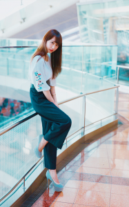 難易度高いワイドパンツ どうやって着こなしてる 女子大生コーデ