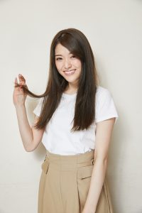 乃木坂46松村沙友理 人生初の ロブヘア その舞台裏に密着 Cancam Jp キャンキャン