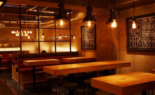 YONA YONA BEER WORKS 青山店、店内、落ち着いた雰囲気