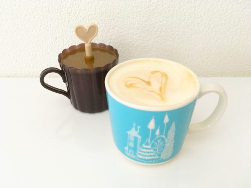 ホイップクリームとカフェラテ