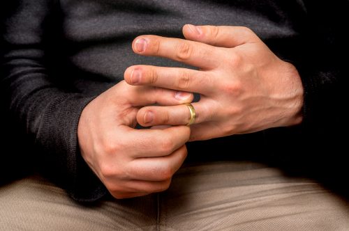時々つけている 派が3割 既婚男性が結婚指輪をつけない理由とは