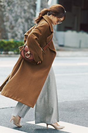 茶色コートで大人っぽく 冬のおすすめコーデ13選 ショート丈 ロング丈コートの着こなし