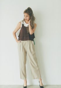 チノパンコーデ4選 ベージュのフルレン ショートパンツを今年っぽく着こなすコツ 秋 Cancam Jp キャンキャン