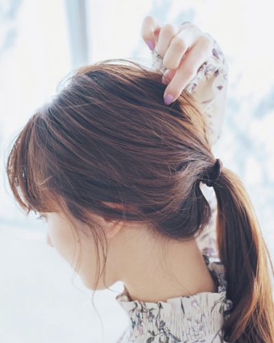 おくれ毛にドキッ！ちょいゆるヘアアレンジの作り方