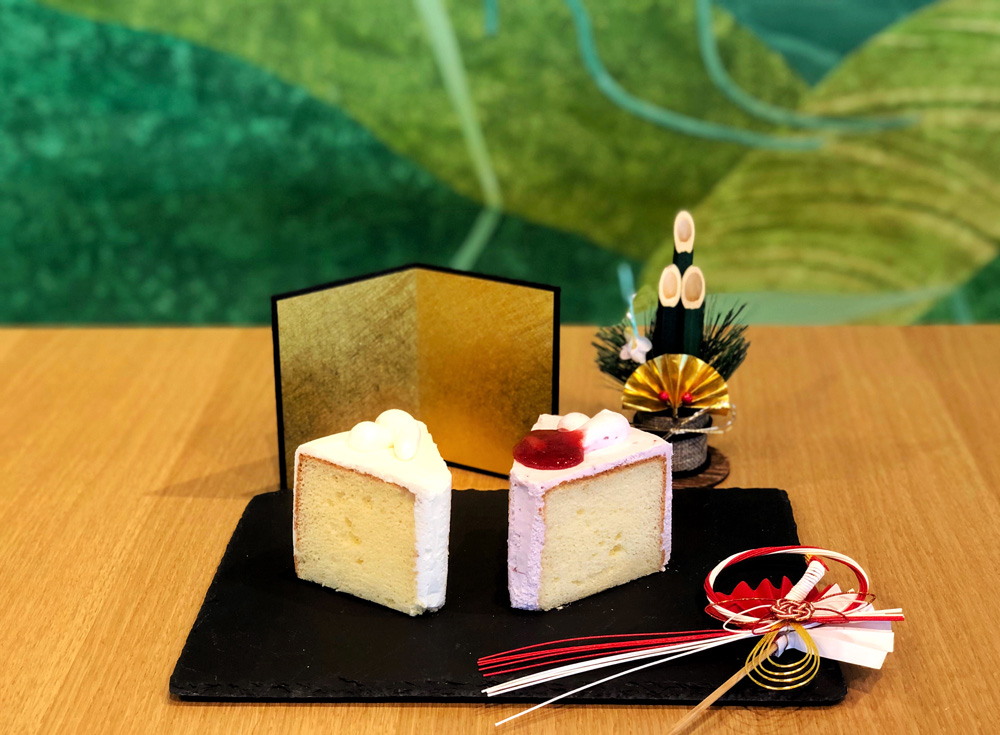 どっちがお好み スタバの新作ケーキは縁起の良い紅白シフォン Cancam Jp キャンキャン