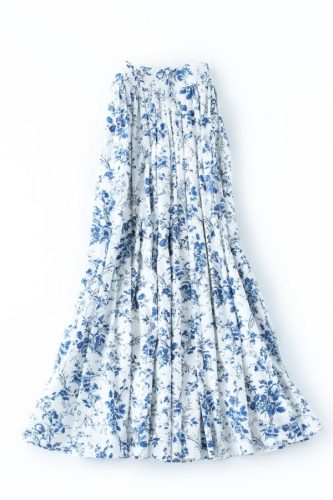 明日なに着る 初夏のフェミニンコーデに 映えも美シルエットも叶う花柄スカート Cancam Jp キャンキャン