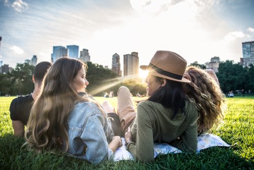 好きな人に彼女がいたら 諦めるor諦めない 女子の理由と諦めたほうがいいパターン Cancam Jp キャンキャン