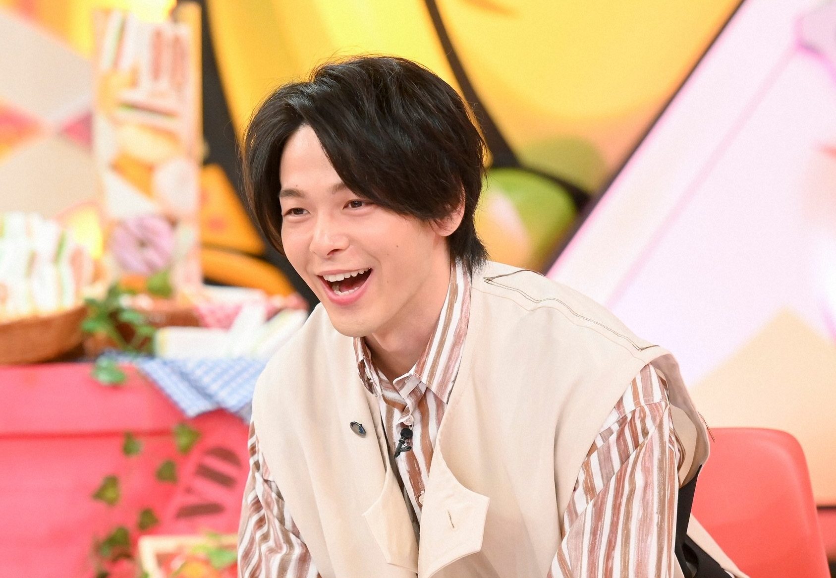 中村倫也の一番テンションがあがる瞬間は 超大御所芸人のサプライズに大興奮 Cancam Jp キャンキャン