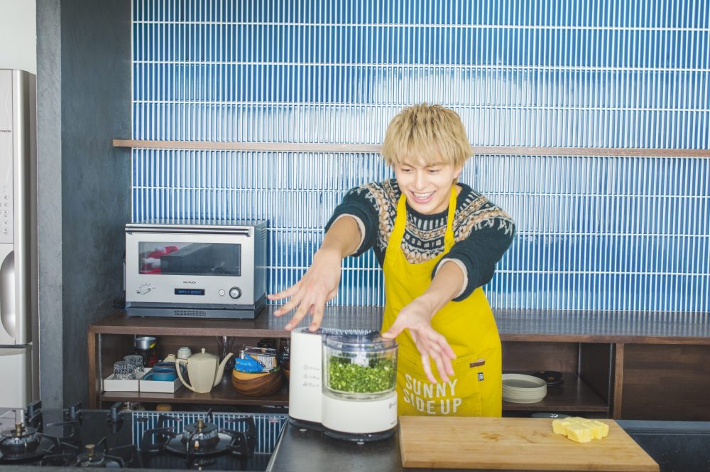 保存も可能 パスタやトーストなど万能に使える パセリバター の作り方 ボイメン 小林豊連載vol 76 Cancam Jp キャンキャン