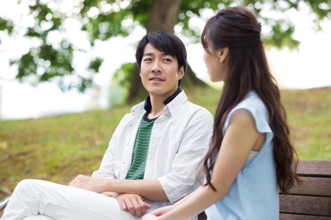 女性の好意のサインって 女性の 好意をもつ男性へのしぐさ 行動 会話 の特徴18選 Cancam Jp キャンキャン