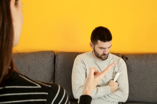 働かない夫がストレス 働きたがらない夫を働かせるにはどうする Cancam Jp キャンキャン