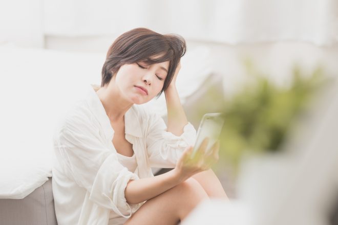 Lineの返信が遅い女子ってなんなの モテテクのつもり 言い分と男性の本音を大調査 Cancam Jp キャンキャン