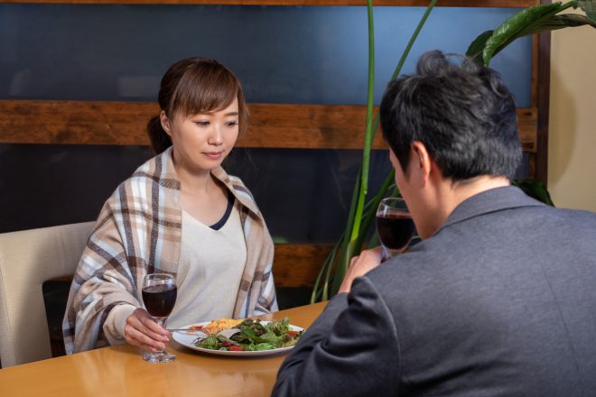 彼氏持ち女性の脈ありサインとは？その心理と略奪方法 - CanCam.jp 