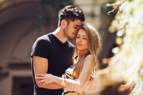 癒しがほしい男性が求めるものって 男性心理と喜ばれる癒し方法 Cancam Jp キャンキャン