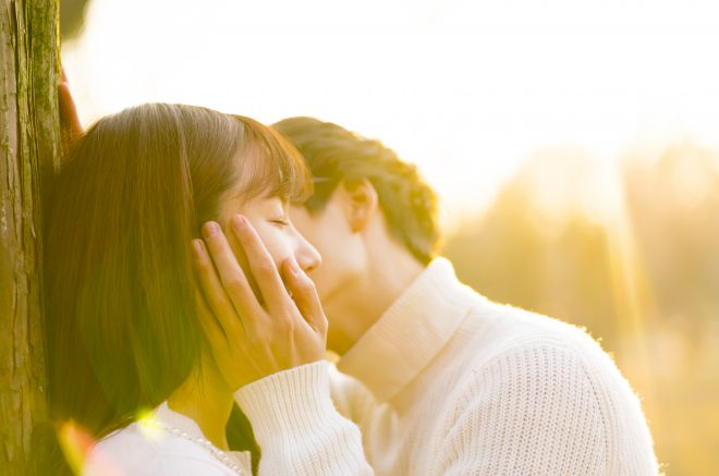 ほっぺにキスする人の心理は 男性が喜ぶキスの仕方と注意点 Cancam Jp キャンキャン
