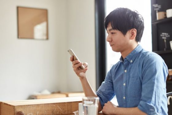男性が意識している態度3選 職場の男性が出す 惚れてるサイン とは Cancam Jp キャンキャン