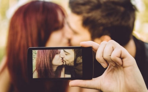 キス写真の上手な撮り方 インスタでも映えるオシャレなキス写真を撮るには Cancam Jp キャンキャン