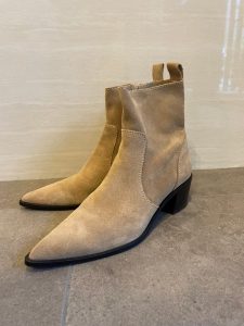 何にでも合う！ホンマに使える「ZARA」のウエスタンブーツ