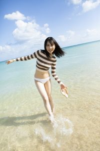 AKB48 小栗有以1st写真集『君と出逢った日から』発売記念イベントが決定！ - CanCam.jp（キャンキャン）