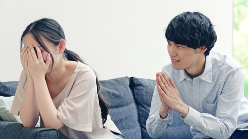 元カノ話がむかつく ジェラシー の意味 恋人に嫉妬してしまう瞬間と対処法 Cancam Jp キャンキャン