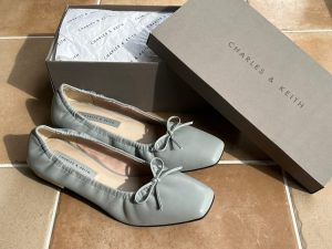 靴下合わせもいい感じです Charles Keith のバレエシューズ おしゃれプロのお買い物日記 Cancam Jp キャンキャン