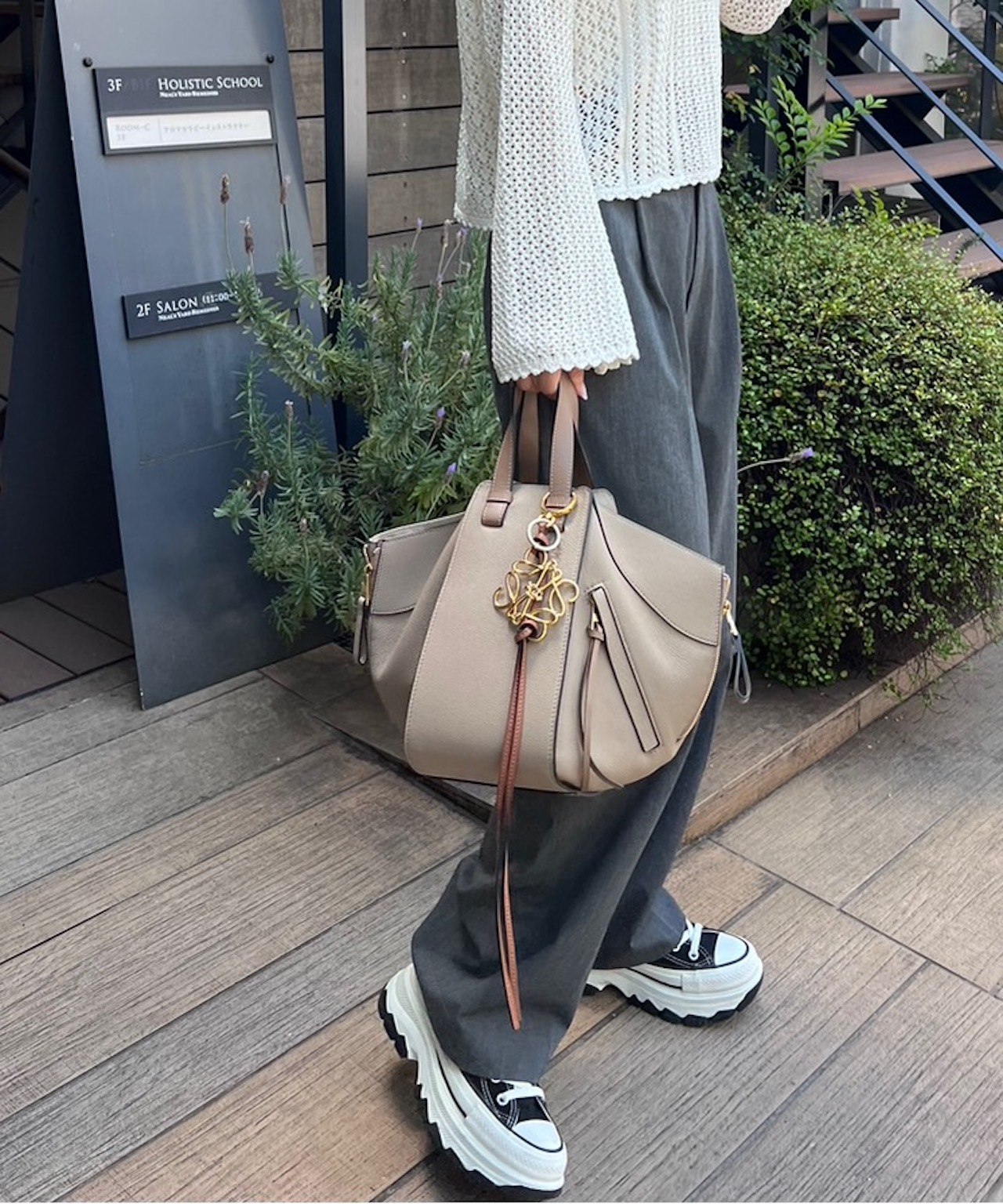 LOEWE ハンモックバッグ スモール-