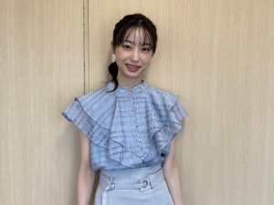 ひんやり透けブラウス♡『めざましテレビ』お天気キャスター林佑香さん