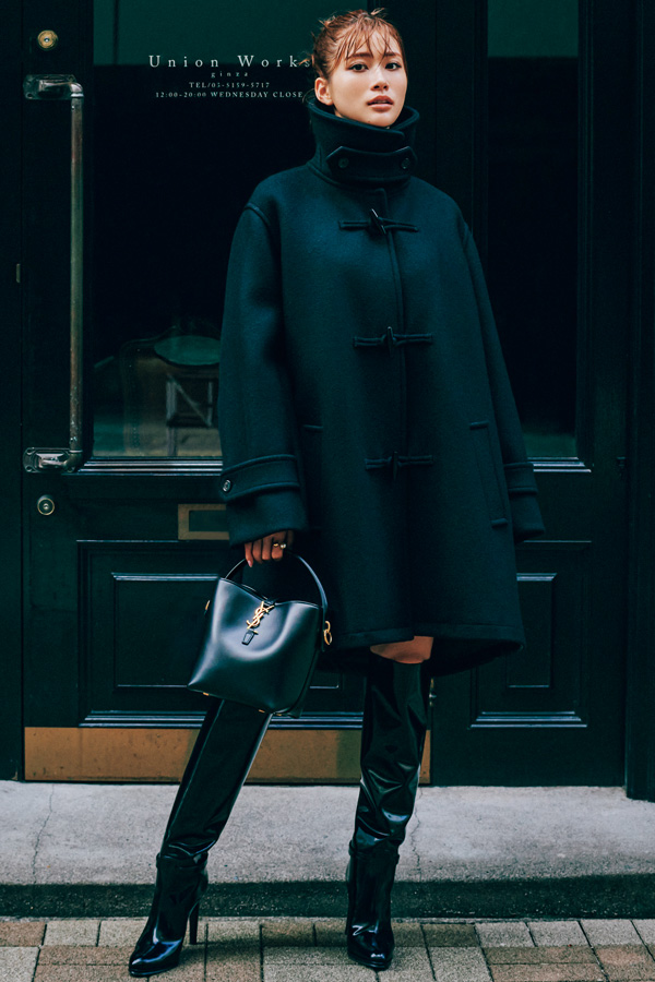 SAINT LAURENT『1961年のブランド誕生以来、革新的なスタイルでファッション界をリードし続けているブランド。サンローランといえば黒が想起されるほど、ブランドの本質に触れられる「黒バッグ」がもたらす、自信を味方に。』
