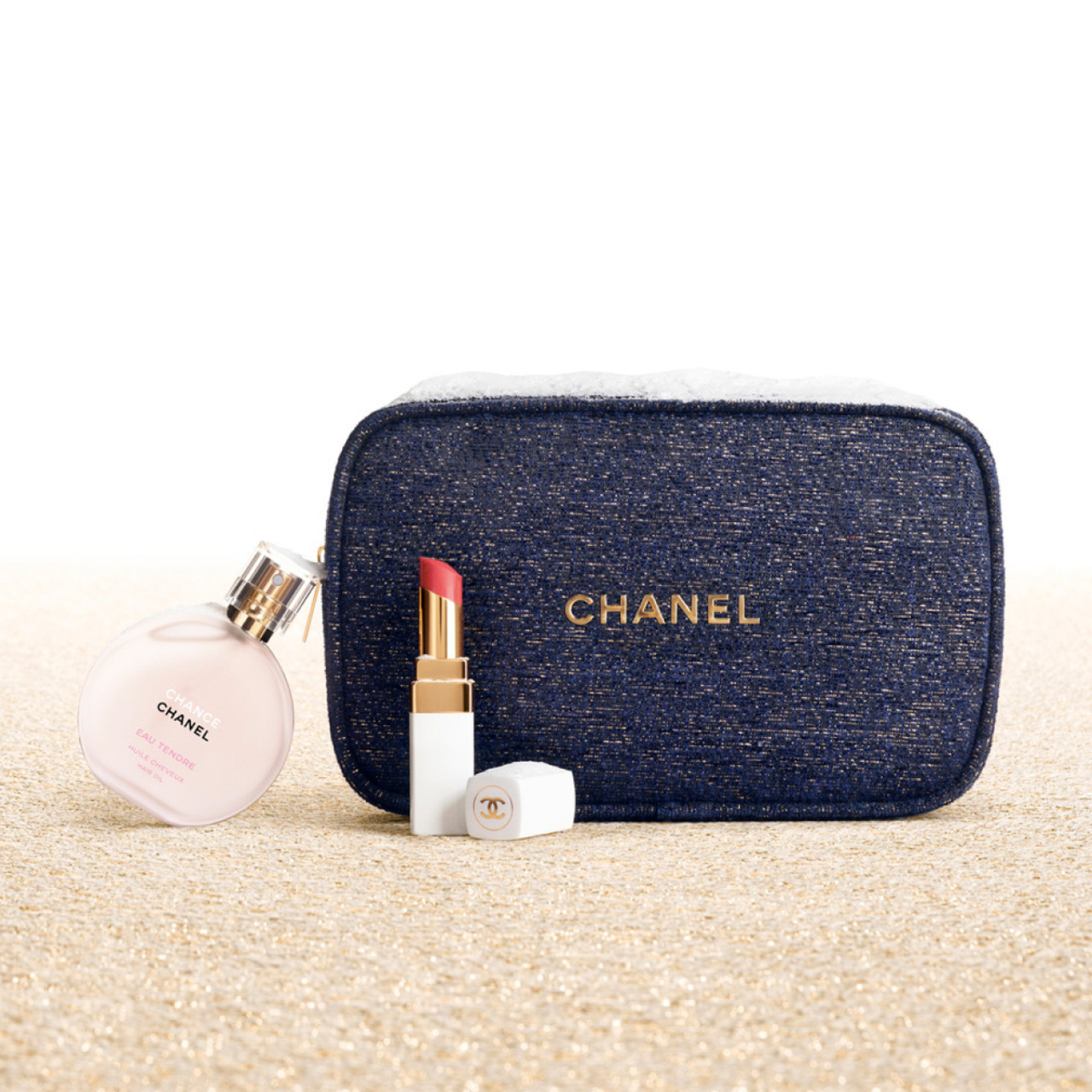 【おまけ付き】Chanel ホリデー　2023 ポーチ　セット　ネイルオイルON-THE-GOMOISTU