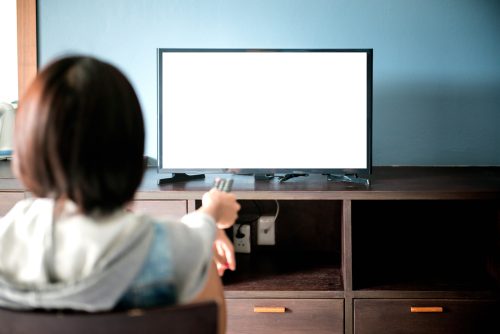 「見る」と「観る」の違いは?テレビを“みる”ときはどっち? - CanCam.jp(キャンキャン)