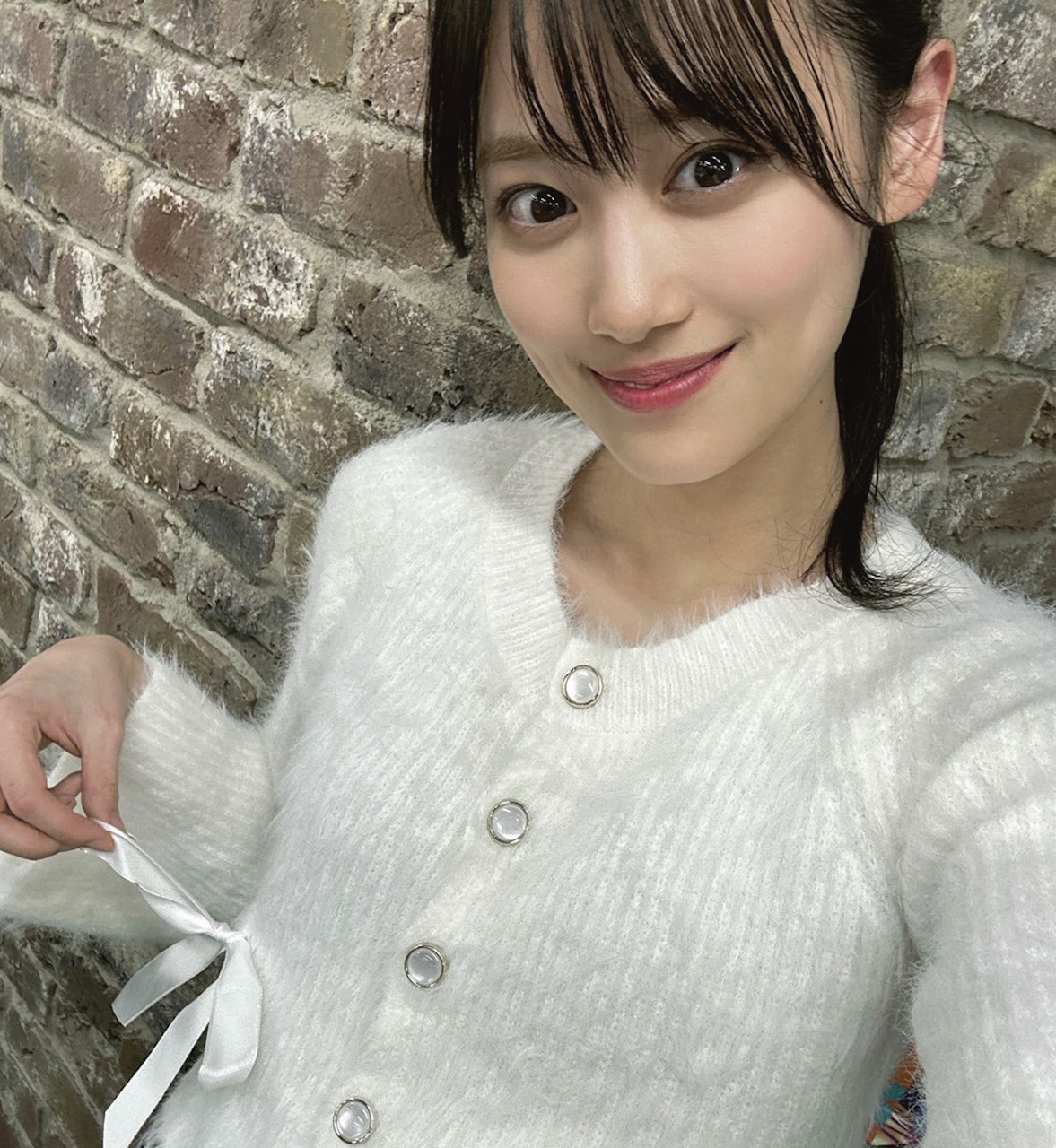 乃木坂46・山下美月の白ニットに萌える♡ みんなの「LOVEなアイテム