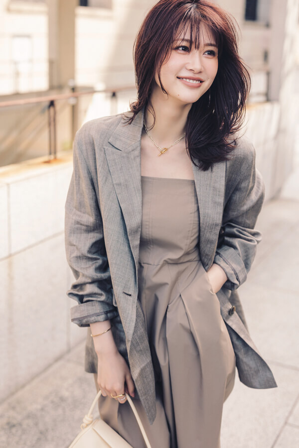 自立した芯のある自分でデートを楽しみたいから『仕事をがんばりたいし、ひとり時間も大好き！ 今目指したいのは、対等な関係を楽しめる間柄。ハンサムジャケットが主役のデート服で〝カッコいい私〟をプレゼン！』