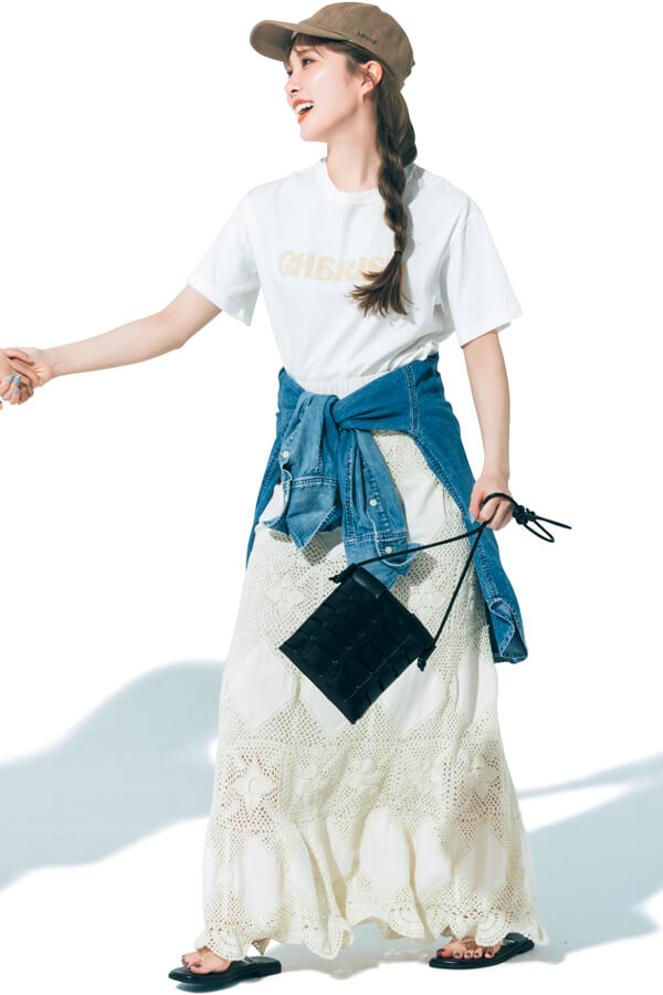 夏フェスはポップなボヘStyleで最高にイケてるふたりになる！『ちょいギャルみのあるコーデでハジけたい夏フェスは、シーズンムードを体現できるボヘミアンMIXが正解！ひとりだと気おくれしちゃう派手めな服も、ふたりなら思いっ切りエンジョイできるのもユニットコーデの魅力♪』