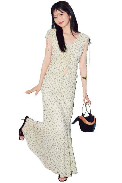 レトロ柄ワンピ『花柄やチェックなど、この夏はレトロムード漂う華やかなプリントに注目。1枚でパッとキャッチーに盛り上がって、写真映えも上々♡』