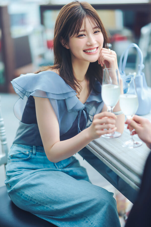 彼とのデートなら…フェミニンシースルーでイノセントな甘さを『デートでは、大人っぽさはもちろん、かわいらしさも大切にしたいポイント。甘さのあるデザインも、軽やかなシースルー素材のおかげで子供っぽくならず、大人のかわいげもアピれるといいことずくめ♡』