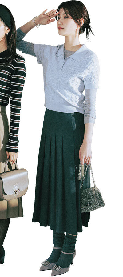 ポロニット×ミディ丈スカート×靴下 ツウな洒落感を漂わせたいなら、この3点セットをまず用意!『ふくらはぎにかかる新鮮なレングスと知的なムードでおしゃれに新風を吹き込んでくれるミディ丈スカートは、 〝今やりたい足元№1〟ソックスのおしゃれを楽しむのにぴったり♡ そこに人気のポロニットを加えれば、憧れセレブの私服みたいな最旬トラッドのできあがり!』