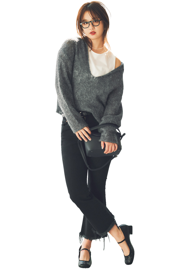 Plag アルパカ混ゆるシアーニット『ハイネックから肌見せまで、イメージが激変！ キャラを超えたアレンジができるポロ襟が秀逸。』