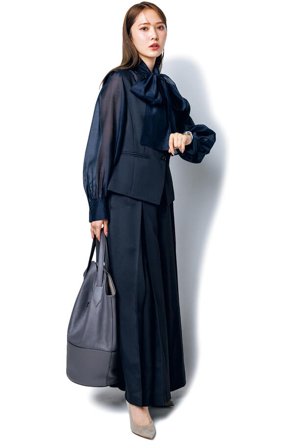 今日の気分は誰!? 韓ドラヒロインになりきり！ ボウタイブラウスCoordinate Variation『お仕事DAYも気分が上がる！ 韓ドラヒロイン風のボウタイブラウスコーデで、いつものオフィカジを浮かれモードで楽しみたい♡ 真似したくなるコーデバリエをご紹介します。』