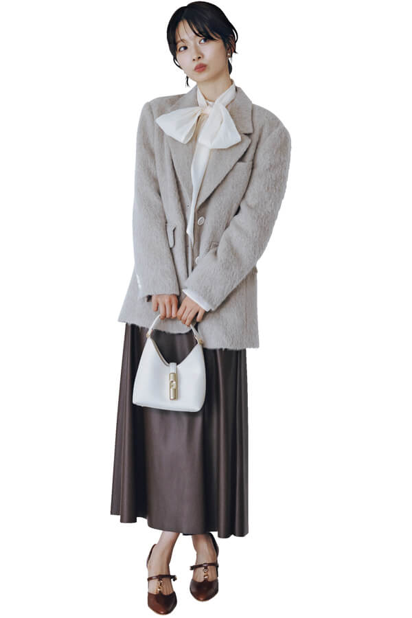 ペアーズ 〝自分もアガる〟前提の好感度高めな華やぎコーデ『浮かれてるボウタイブラウス　浮かれてないブラウン配色』