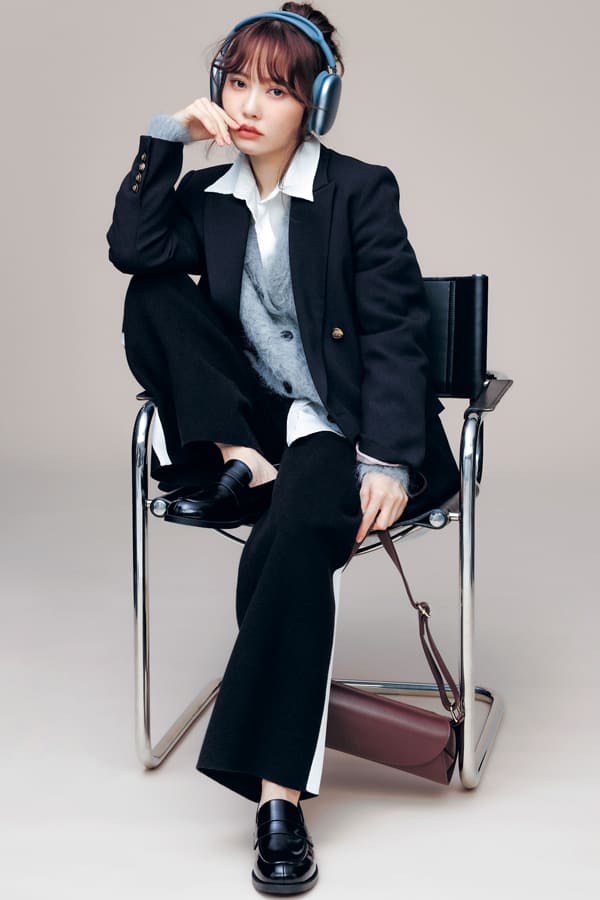 テックなアイテムを〝あえて大きく〟が平成ライク『アクセ感覚で楽しむ洒落見えヘッドホン』