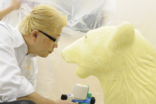 辻口博啓がチョコで等身大ホッキョクグマを制作！その完成度は？