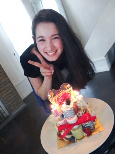 史上最年少CanCam専属モデル、トラウデン直美が15歳になったのでお祝いに行きました！
