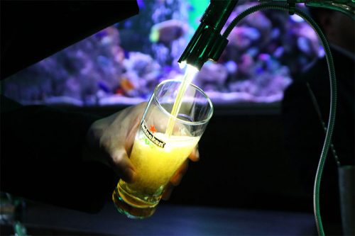 業界初！ビールが光る！「HEINEKEN HIGHLIGHT」がカッコイイ！