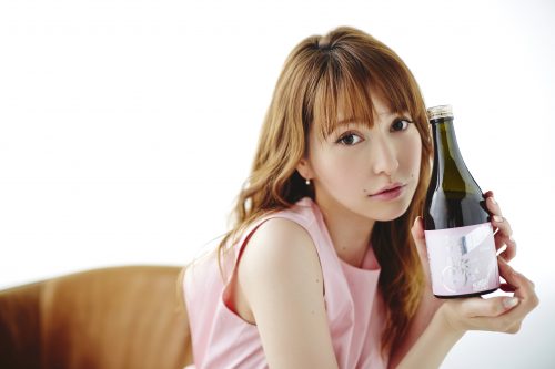 モデルの間で評判の藤井リナがプロデュースした秘密の酵素ドリンクが発売！